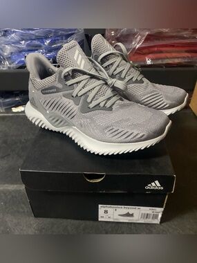 Adidas AlphaBounce Beyond Women’s Running Shoes Size 8 Gray NWT (AC8632)